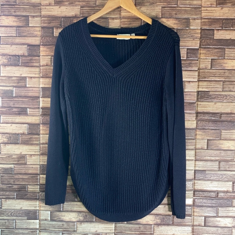Women’s Medium RD Style Navy Blue V Neck Sweater